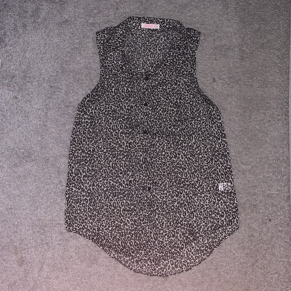 Button down sleeveless, cheetah print. EUC. - Picture 2 of 5